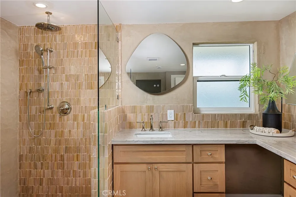 251 Highland Laguna Beach, CA 92651