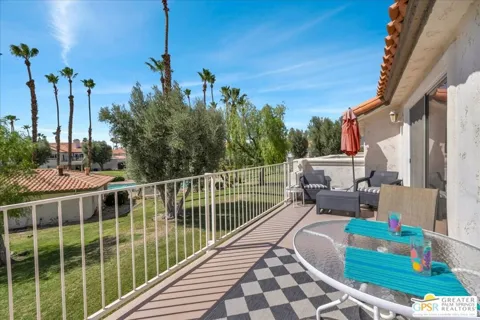 688 Vista Lago Circle