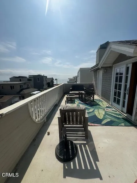 945 Sharon Lane Ventura, CA 93001