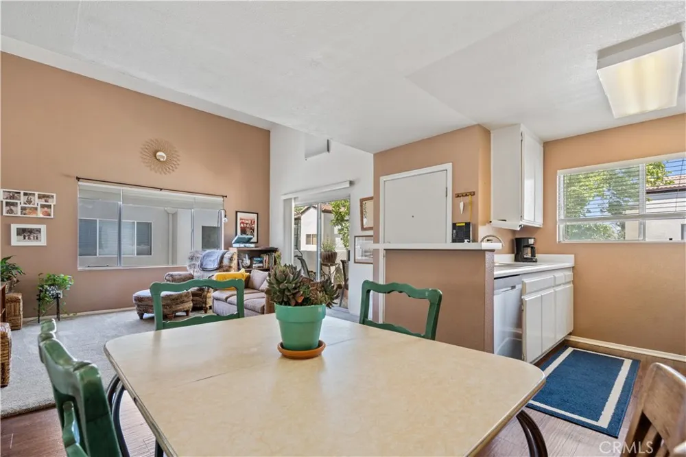 21305 Nandina Lane #201 Newhall, CA 91321