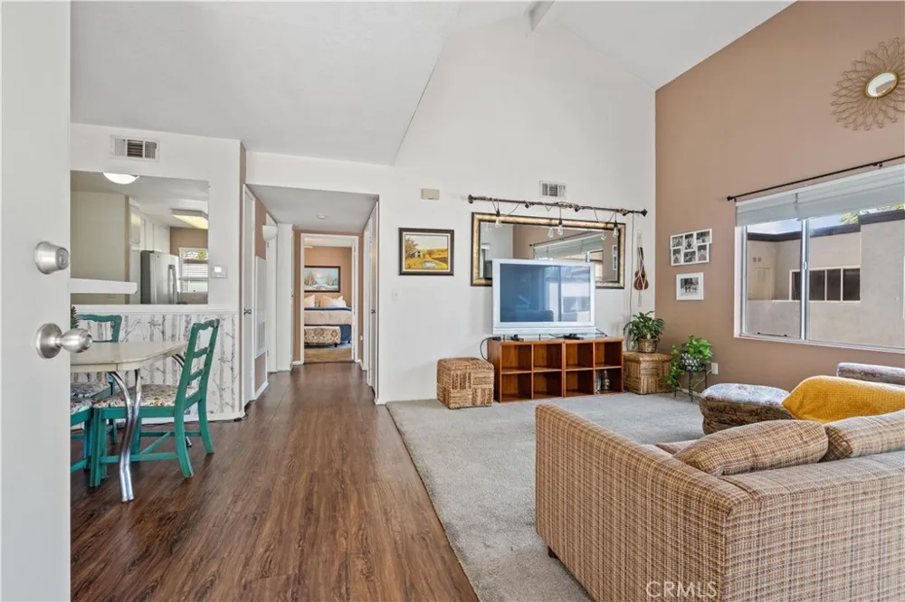 21305 Nandina Lane #201 Newhall, CA 91321