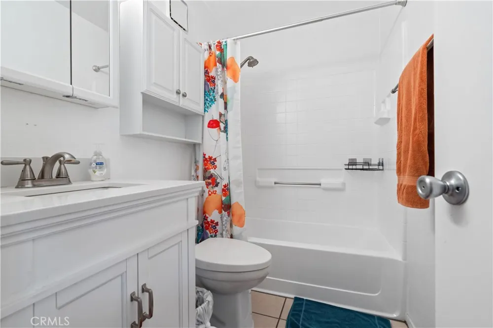 21305 Nandina Lane #201 Newhall, CA 91321