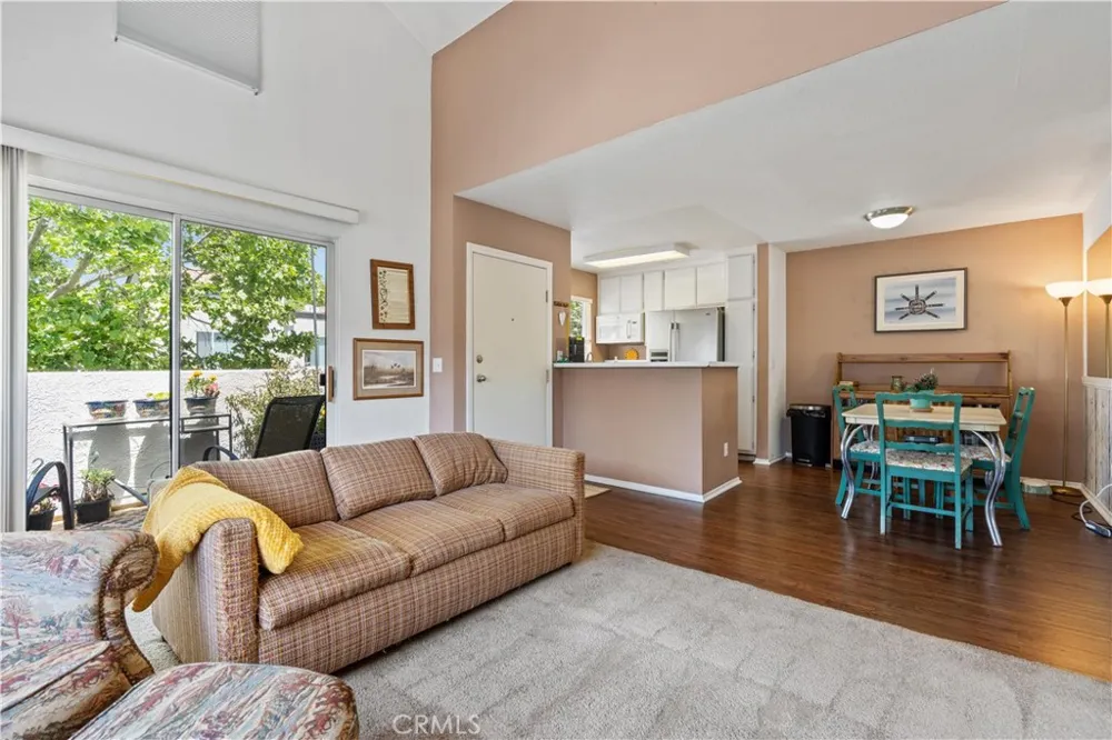 21305 Nandina Lane #201 Newhall, CA 91321