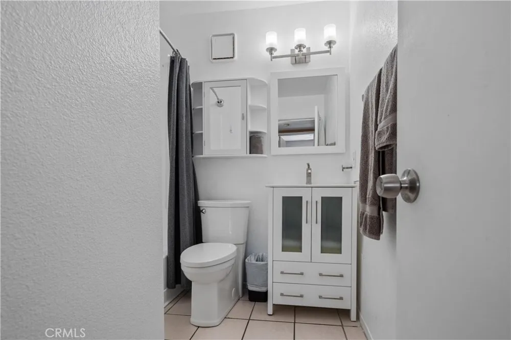 21305 Nandina Lane #201 Newhall, CA 91321