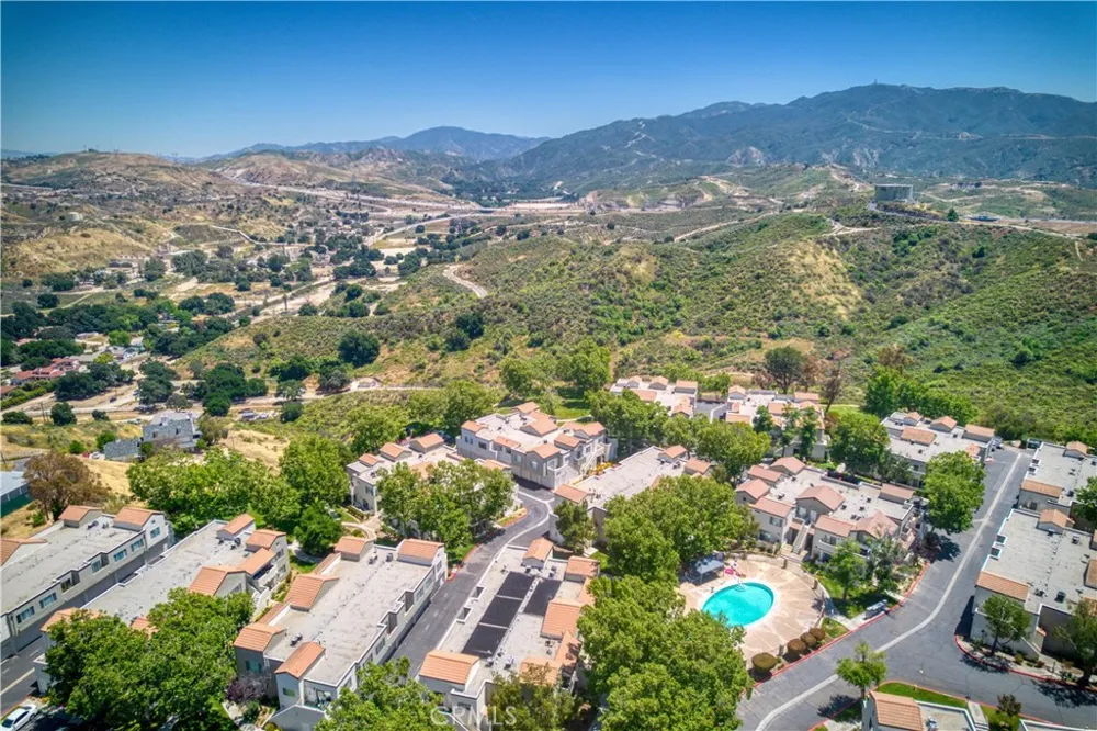 21305 Nandina Lane #201 Newhall, CA 91321