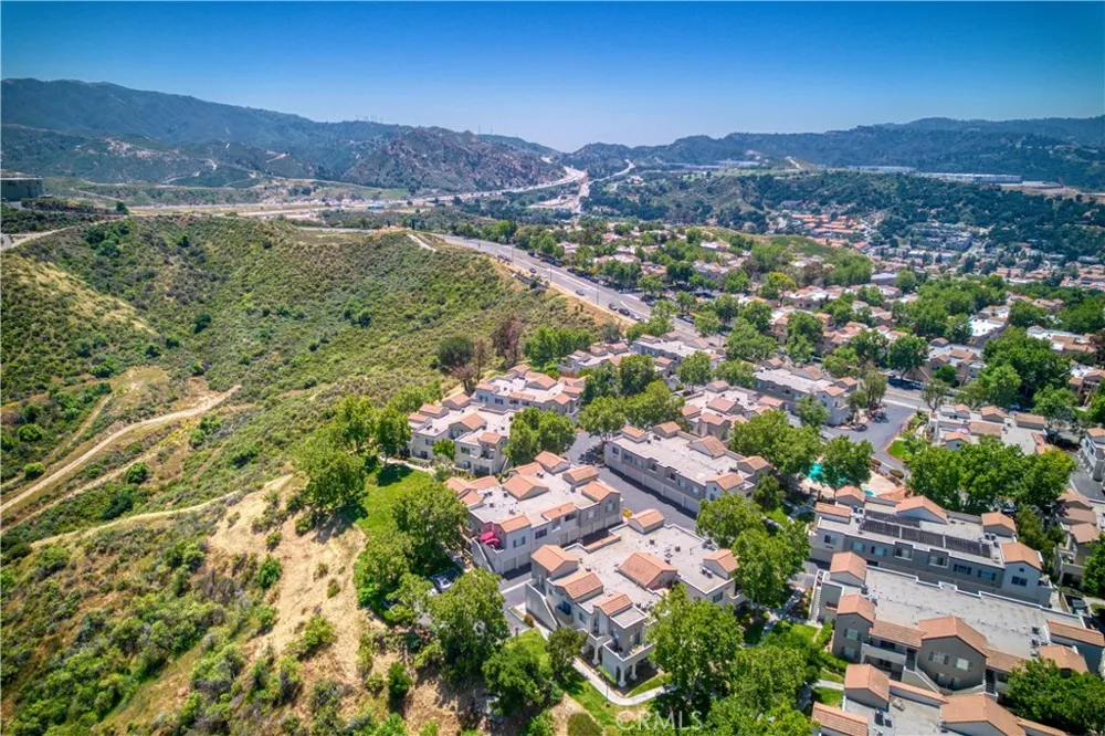 21305 Nandina Lane #201 Newhall, CA 91321