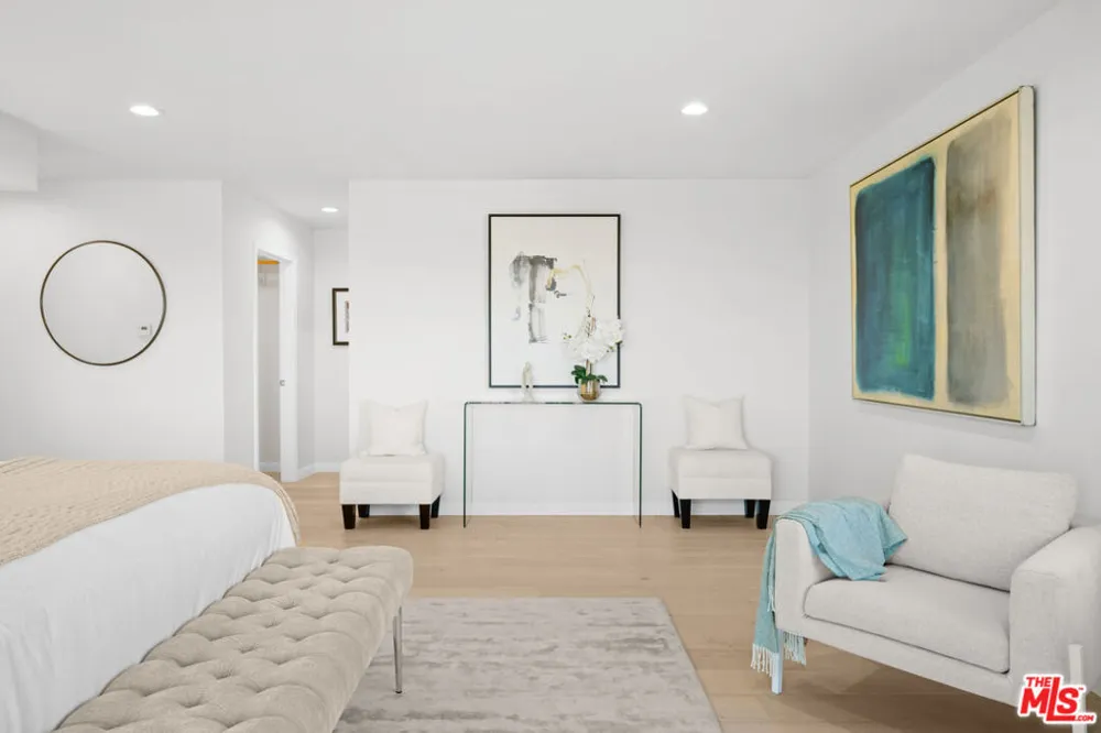 11725 Laurelwood Drive Studio City, CA 91604