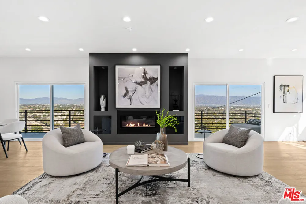 11725 Laurelwood Drive Studio City, CA 91604