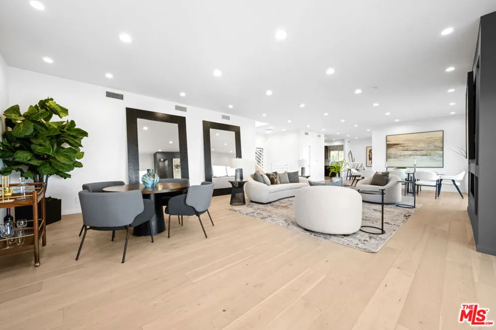 11725 Laurelwood Drive Studio City, CA 91604