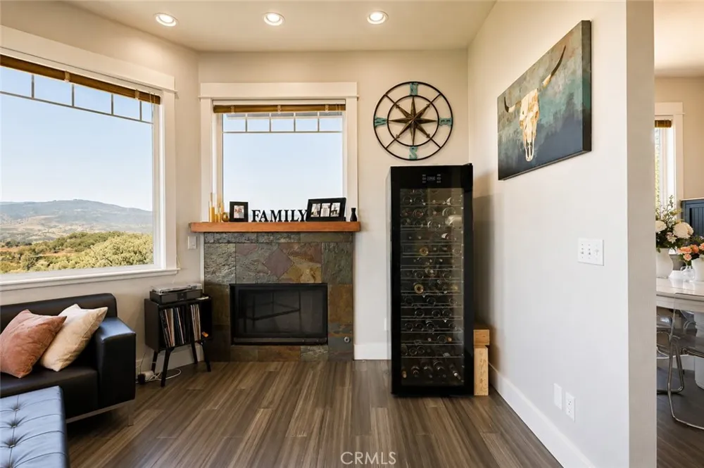 17535 Meadow View Hidden Valley Lake, CA 95467