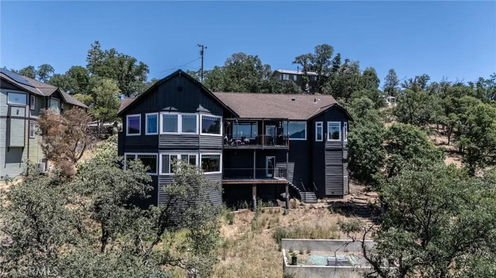 17535 Meadow View Hidden Valley Lake, CA 95467