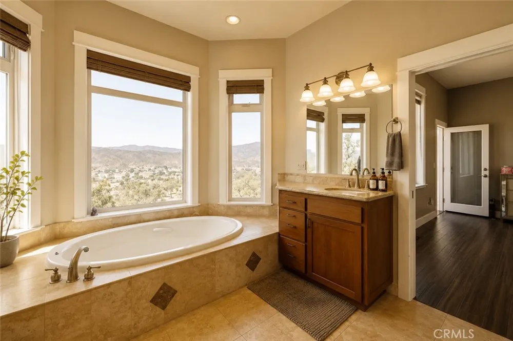 17535 Meadow View Hidden Valley Lake, CA 95467