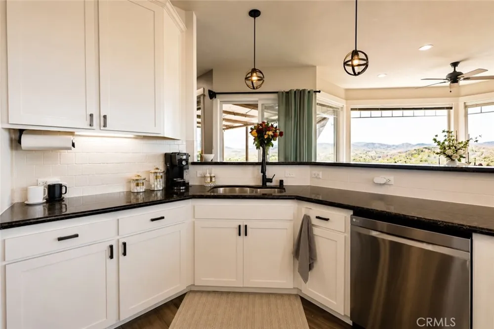 17535 Meadow View Hidden Valley Lake, CA 95467