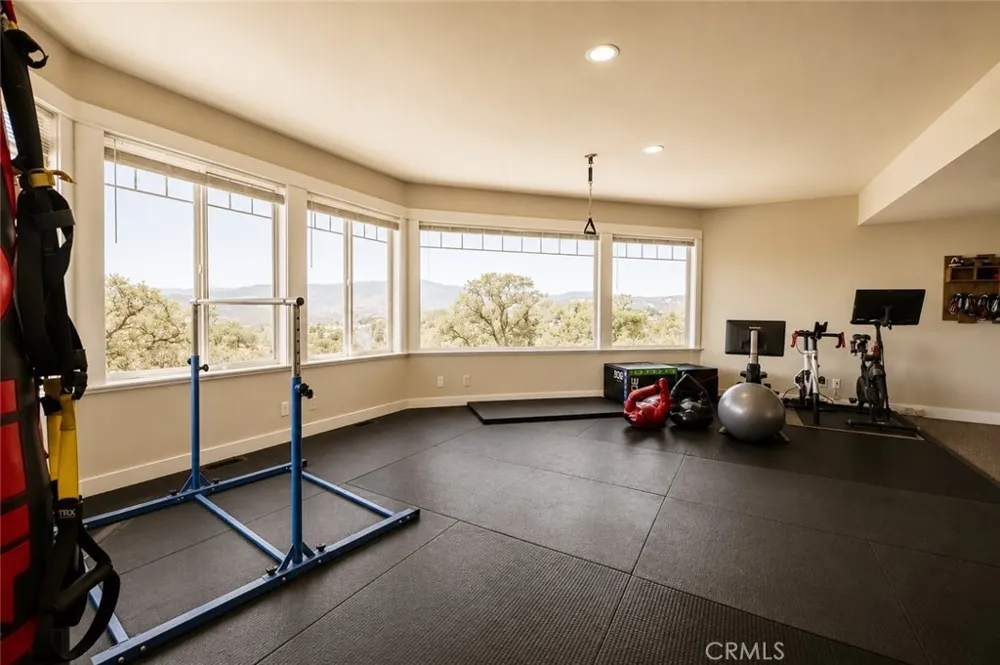 17535 Meadow View Hidden Valley Lake, CA 95467