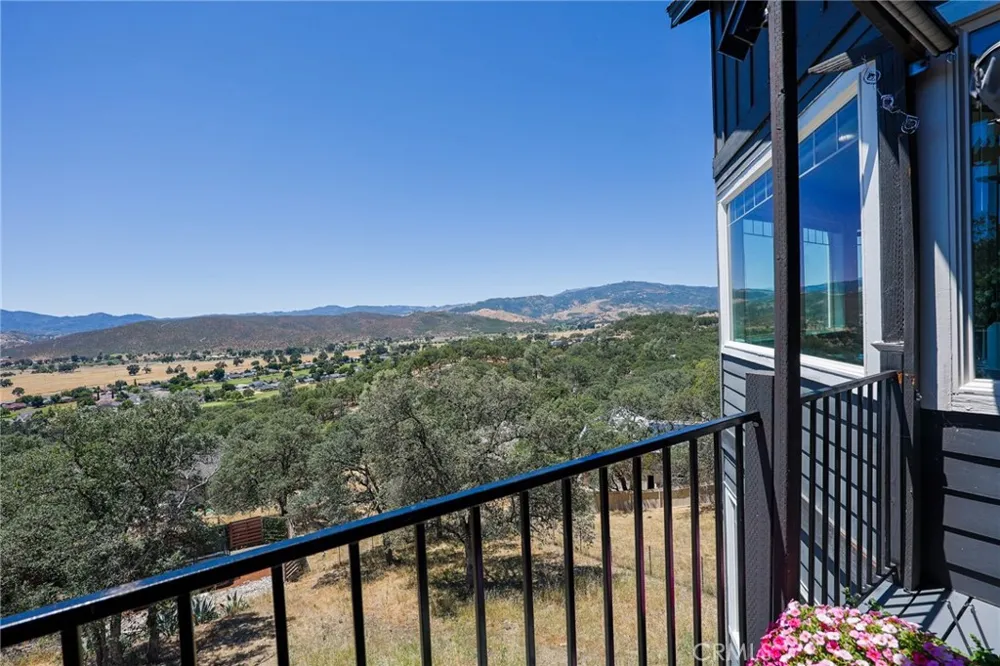 17535 Meadow View Hidden Valley Lake, CA 95467
