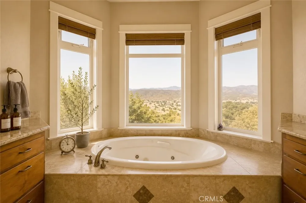 17535 Meadow View Hidden Valley Lake, CA 95467
