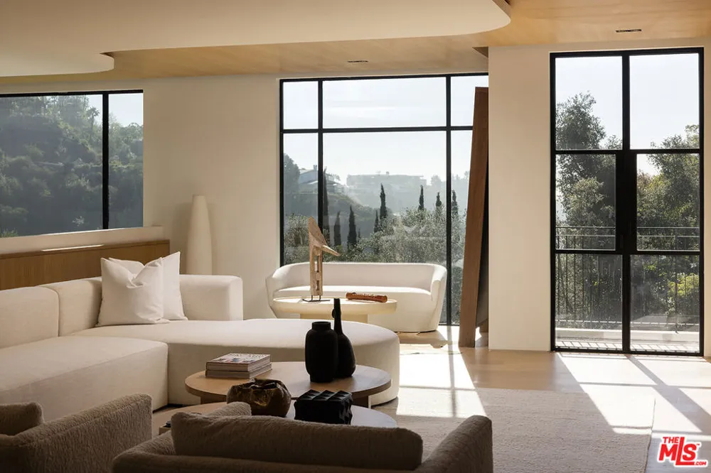 1165 Somera Road Los Angeles, CA 90077