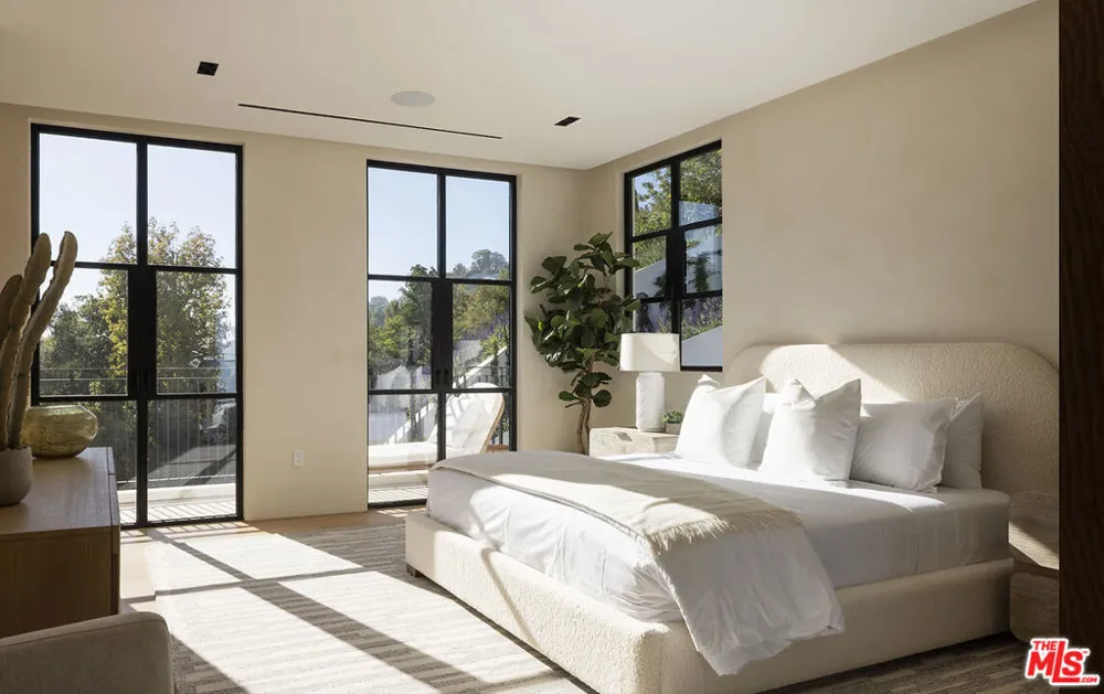 1165 Somera Road Los Angeles, CA 90077