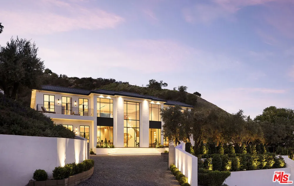 1165 Somera Road Los Angeles, CA 90077