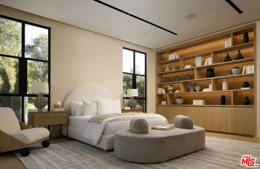 1165 Somera Road Los Angeles, CA 90077