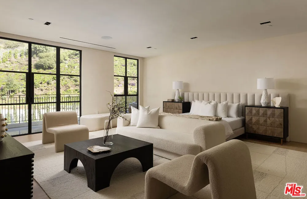 1165 Somera Road Los Angeles, CA 90077
