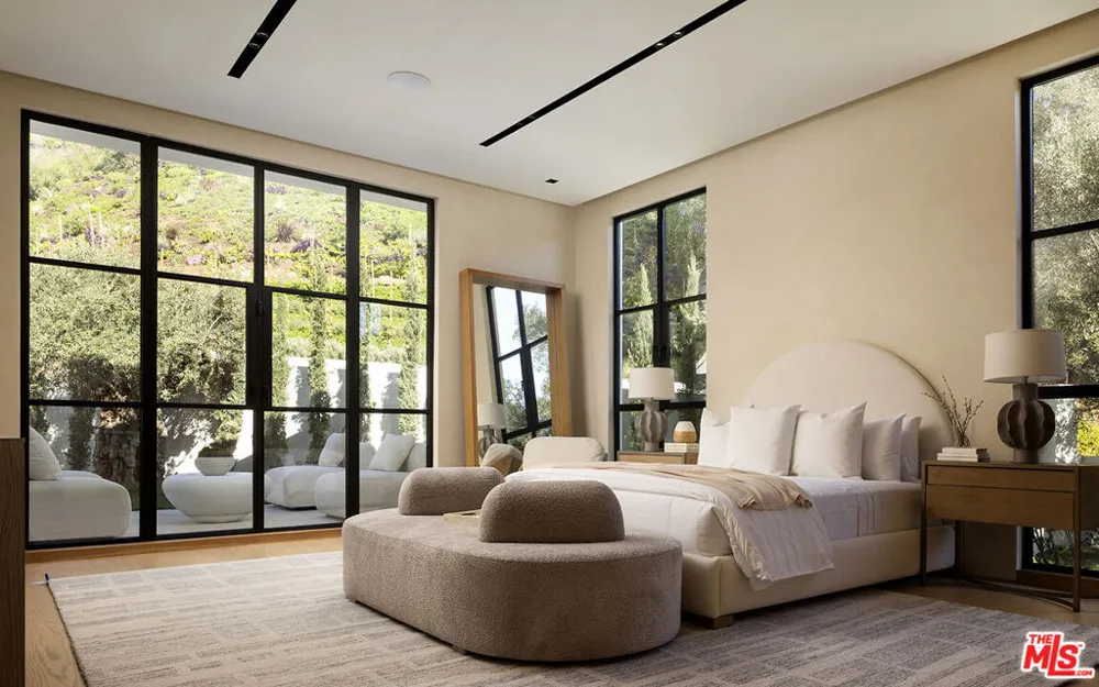 1165 Somera Road Los Angeles, CA 90077