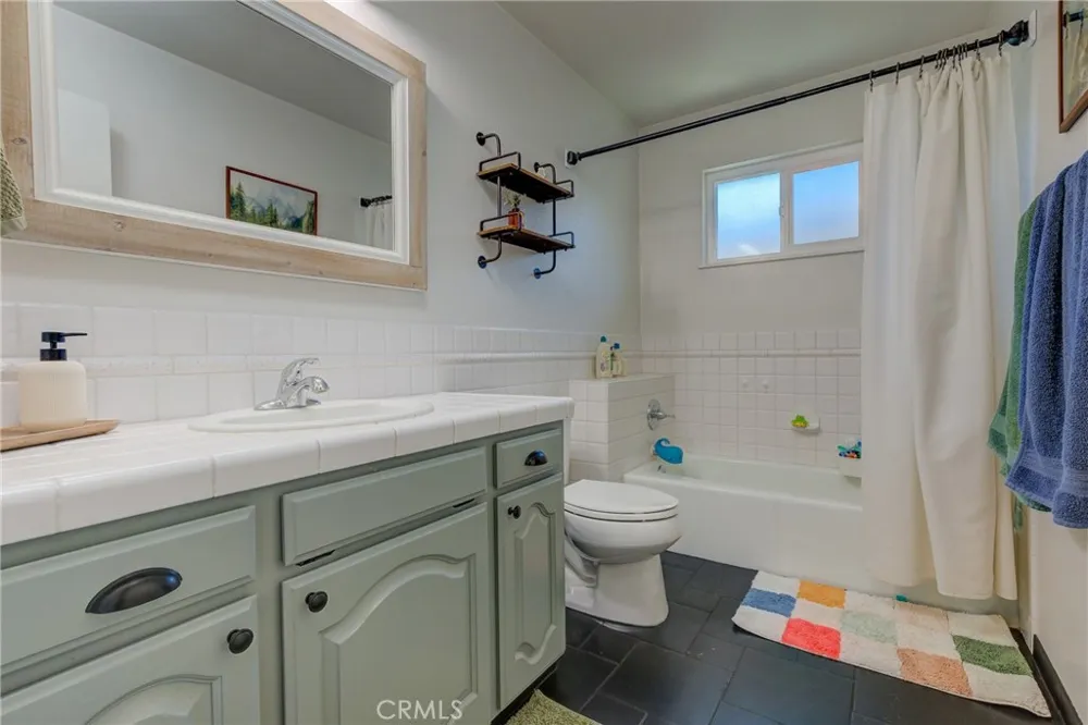 110 Rennat Orland, CA 95963