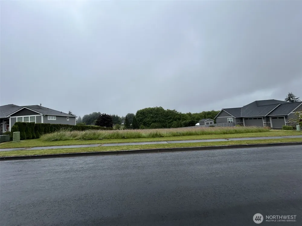 125 Strawberry Lane Longview, WA 98632