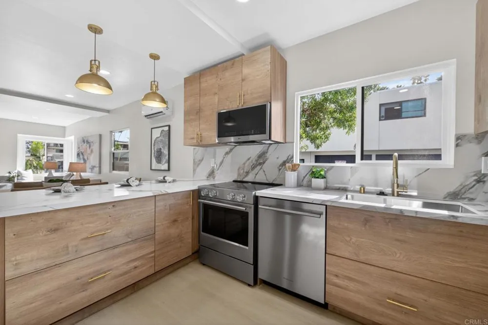 1526 Meade Avenue San Diego, CA 92116