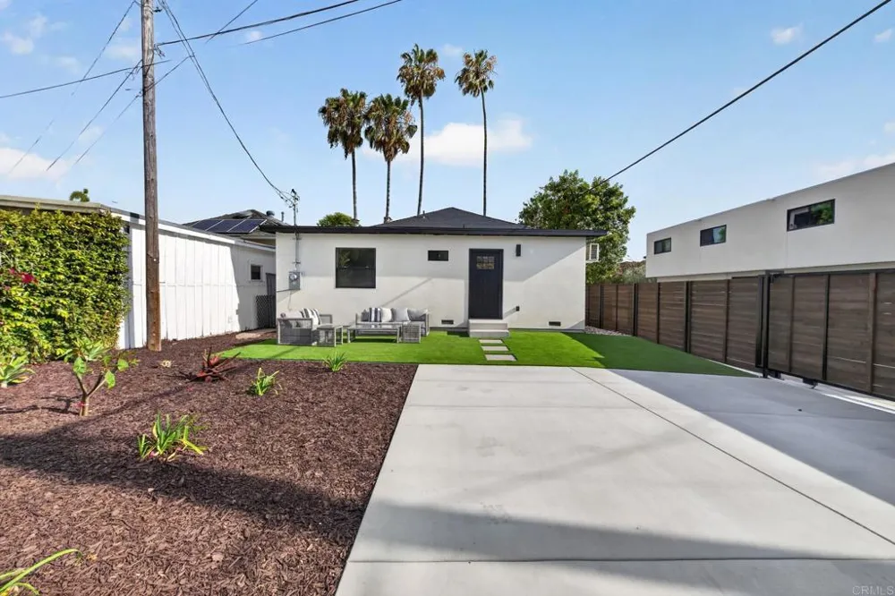 1526 Meade Avenue San Diego, CA 92116