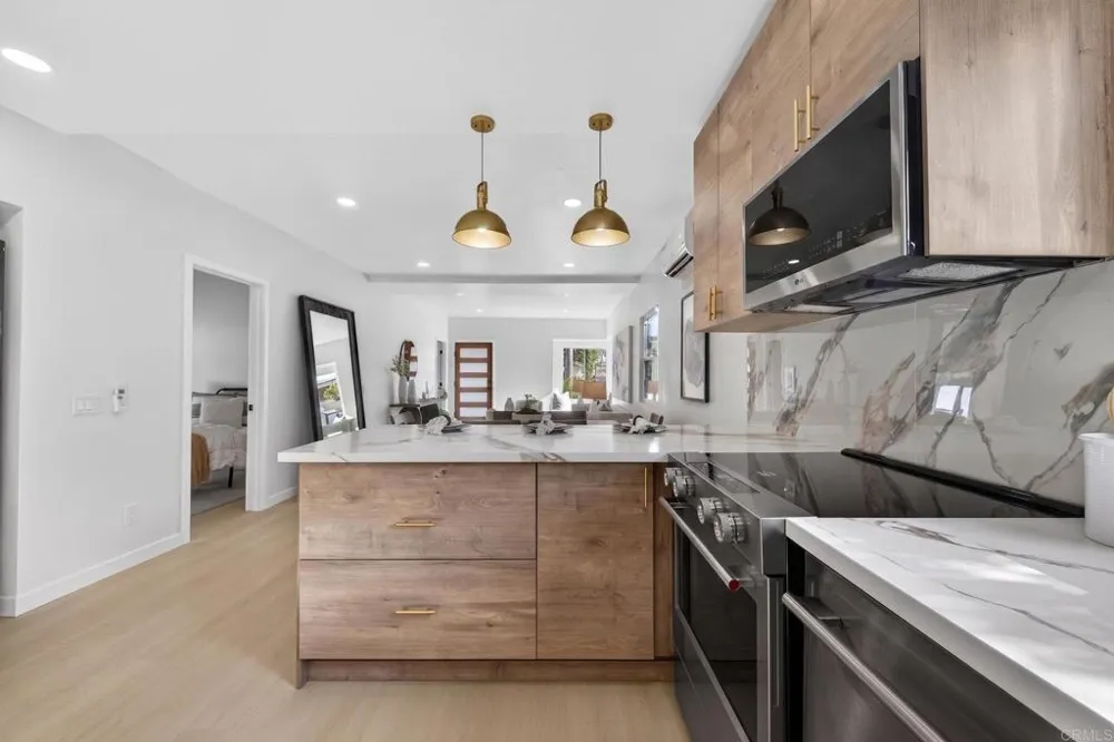 1526 Meade Avenue San Diego, CA 92116