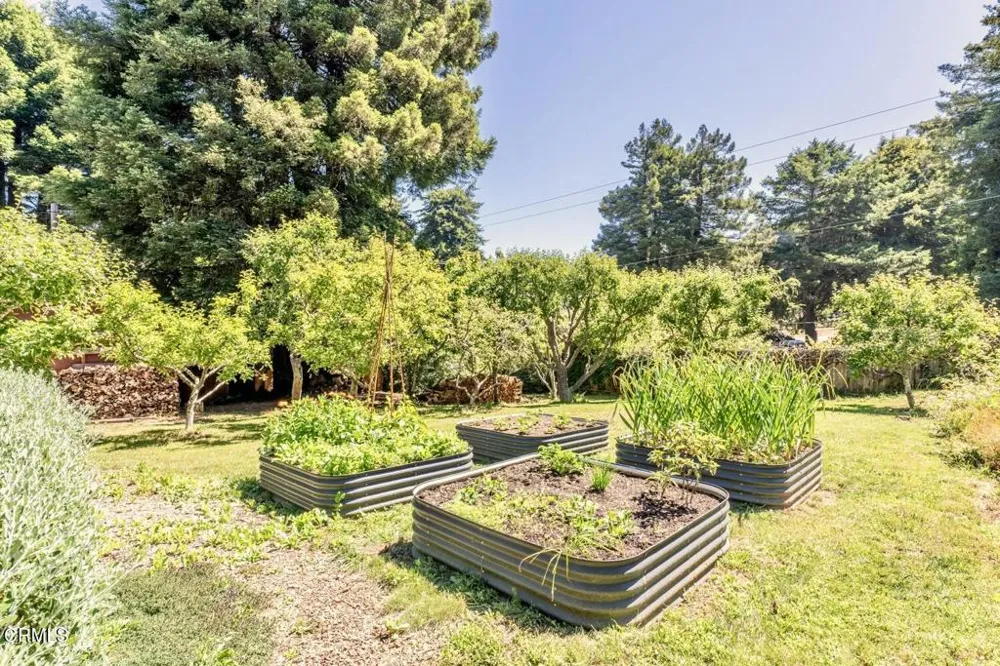 18961 Symes Lane Fort Bragg, CA 95437
