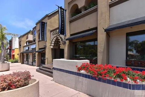 7509 Draper Ave #306