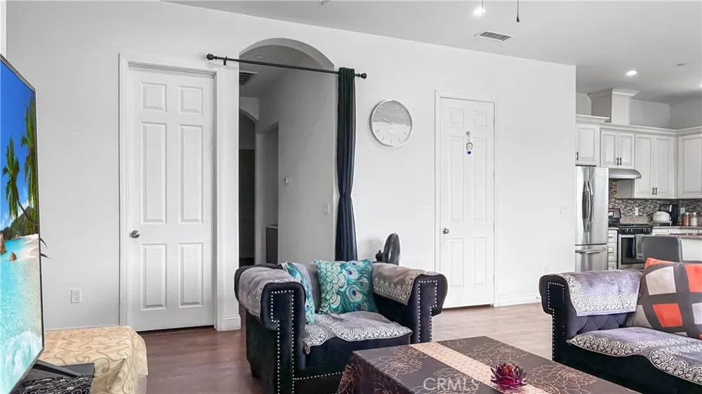 756 S 8th Colton, CA 92324