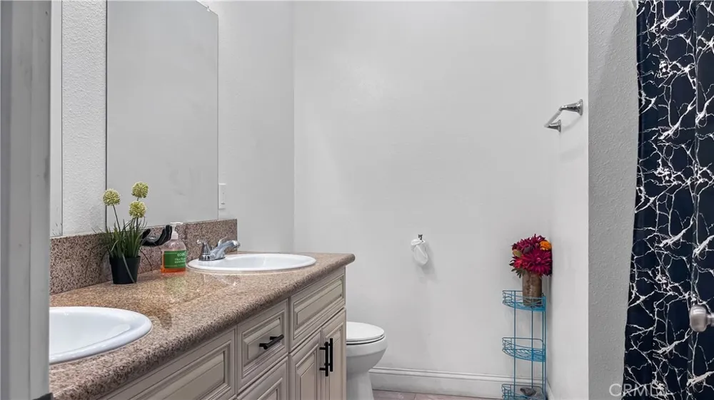 756 S 8th Colton, CA 92324