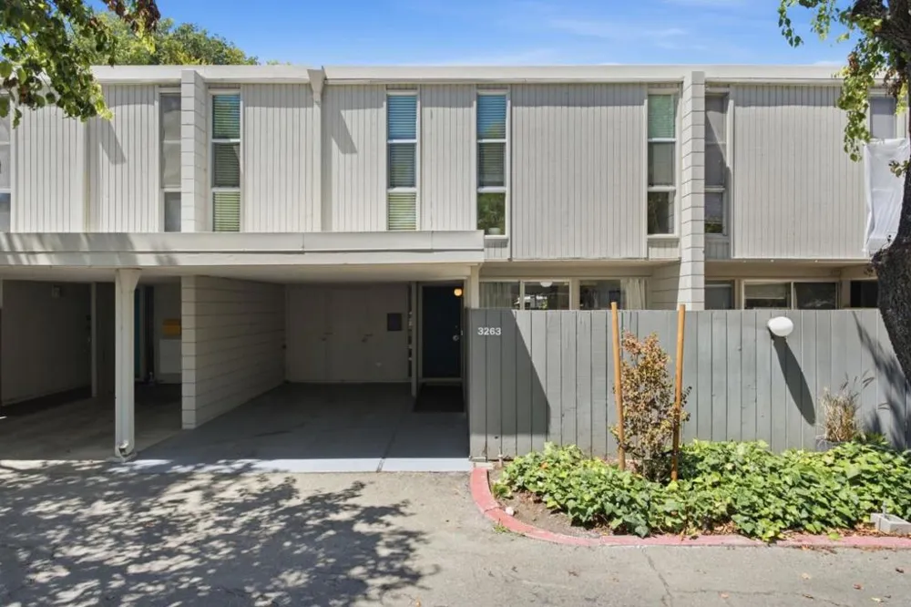 3263 Benton Street Santa Clara, CA 95051