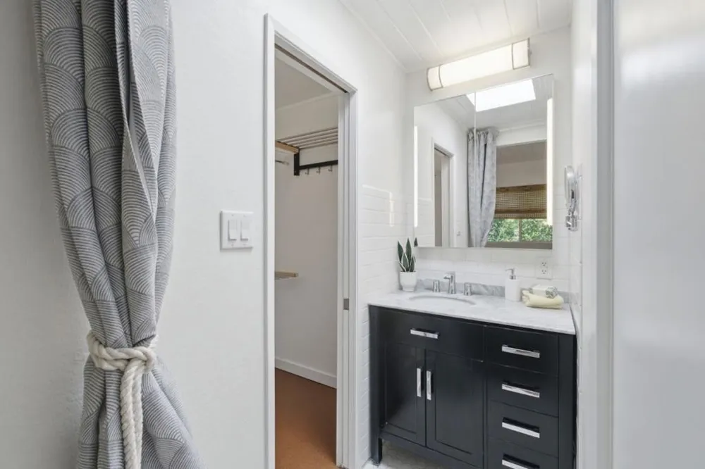 3263 Benton Street Santa Clara, CA 95051