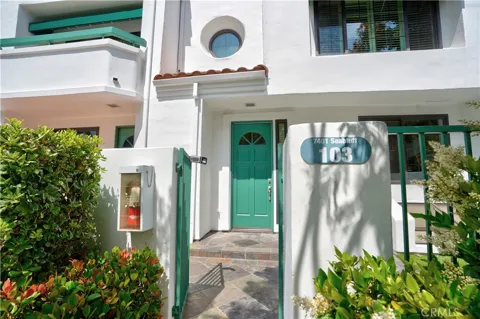 7401 Seabluff Drive #103