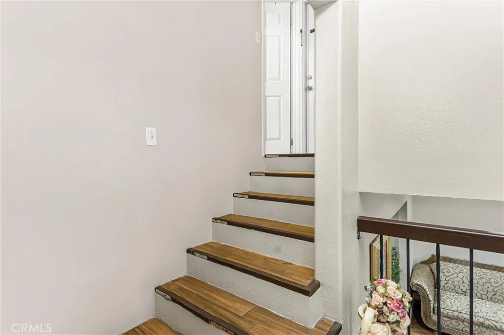 1001 Oak Glen Colton, CA 92324