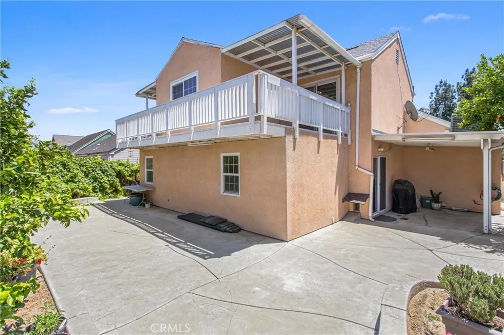 1001 Oak Glen Colton, CA 92324