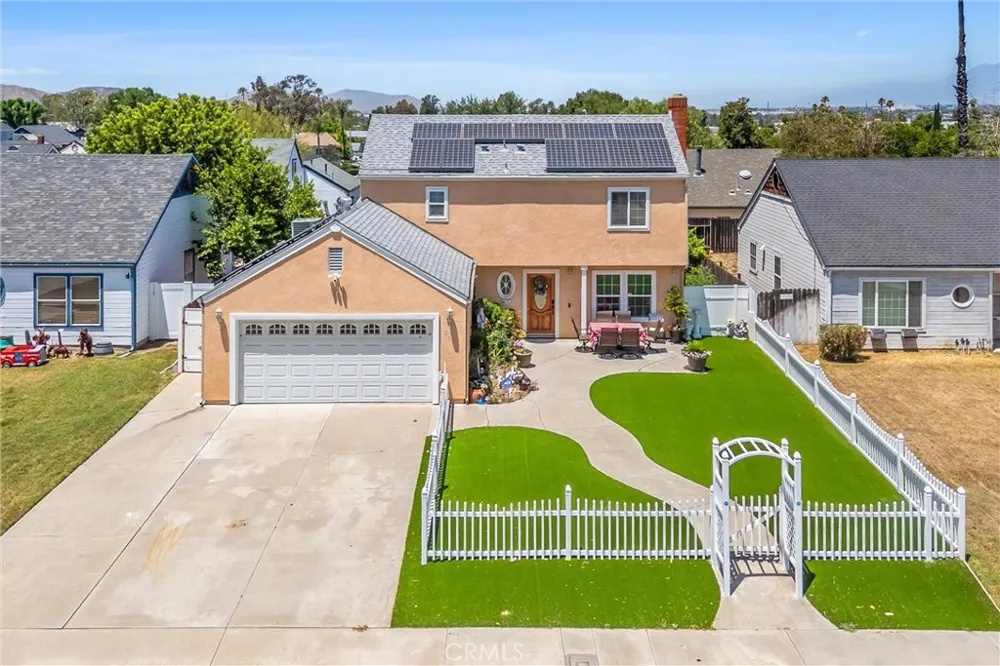 1001 Oak Glen Colton, CA 92324