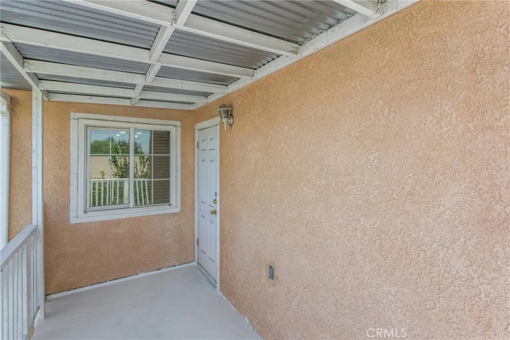 1001 Oak Glen Colton, CA 92324