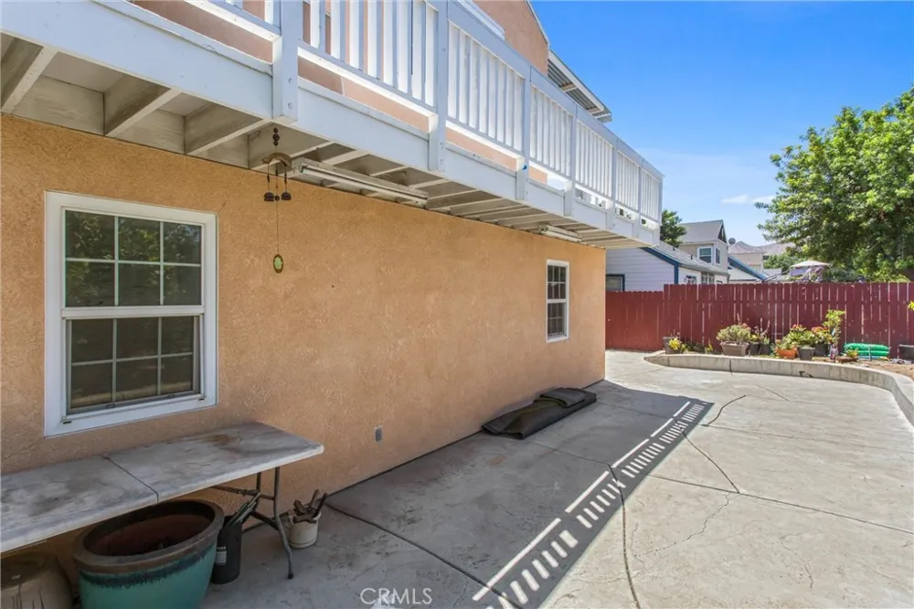1001 Oak Glen Colton, CA 92324