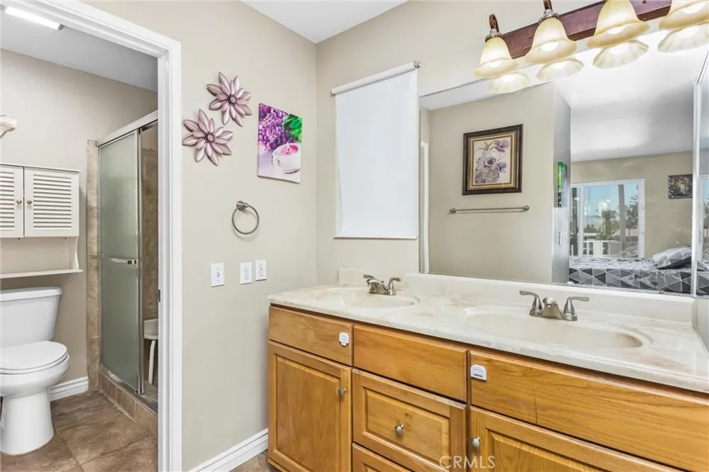 1001 Oak Glen Colton, CA 92324