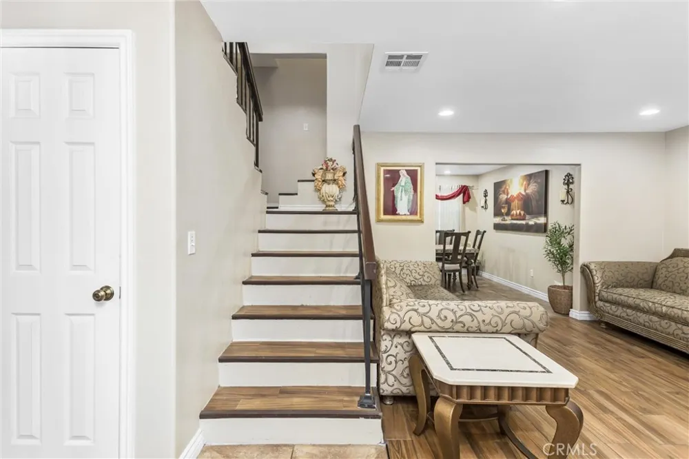 1001 Oak Glen Colton, CA 92324