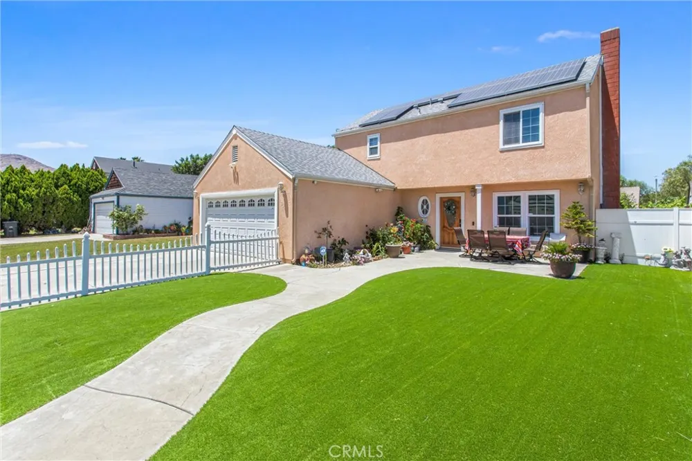 1001 Oak Glen Colton, CA 92324