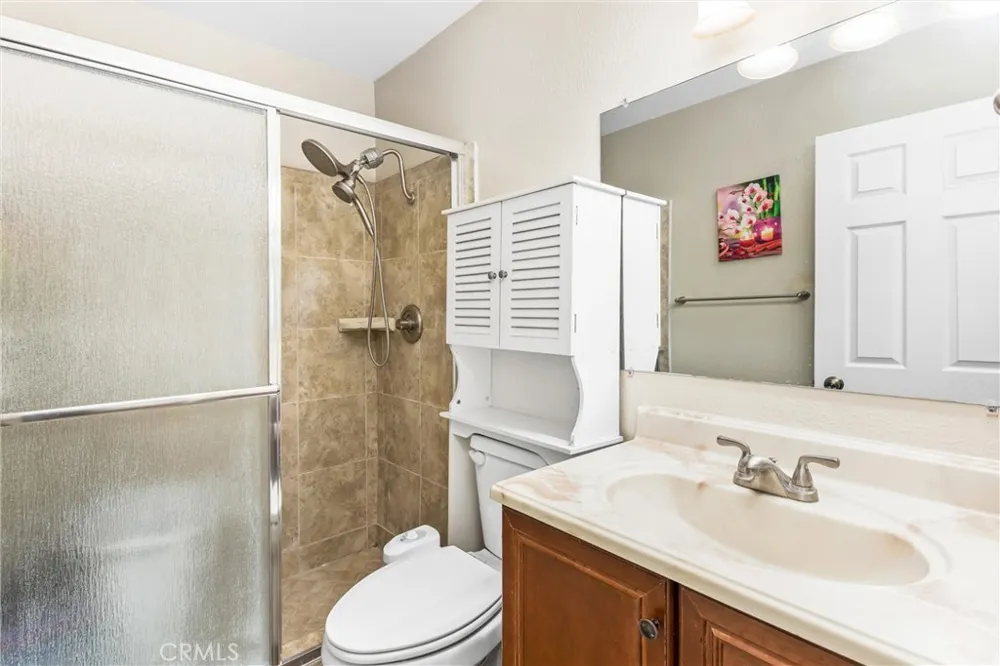 1001 Oak Glen Colton, CA 92324