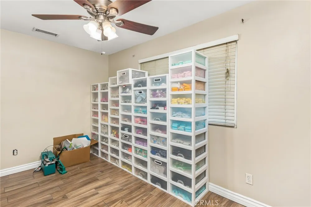 1001 Oak Glen Colton, CA 92324