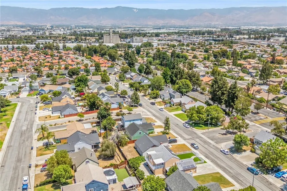 1001 Oak Glen Colton, CA 92324