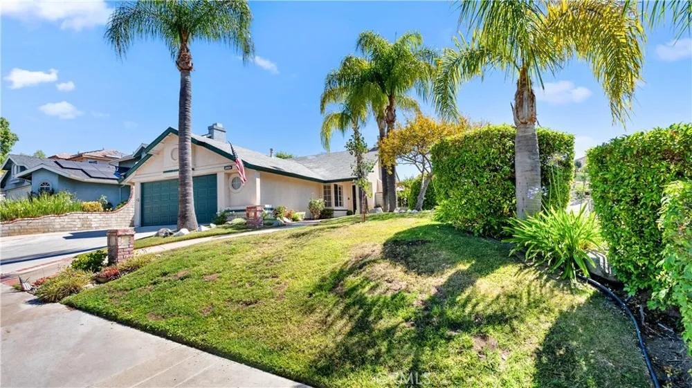 28924 Raintree Lane Saugus, CA 91390
